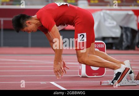 (210803) -- TOKIO, 3. August 2021 (Xinhua) -- Xie Zhenye aus China tritt beim 200-m-Halbfinale der Männer bei den Olympischen Spielen 2020 in Tokio, Japan, am 3. August 2021 an. (Xinhua/Li Ming) Stockfoto