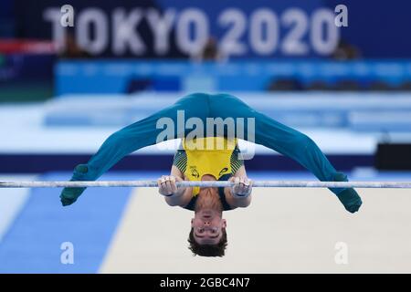 Tokio, Japan. August 2021. Tyson Bull aus Australien tritt während des horizontalen Barfinales der Männer im Kunstturnen bei den Olympischen Spielen 2020 in Tokio, Japan, am 3. August 2021 an. Quelle: Zheng Huansong/Xinhua/Alamy Live News Stockfoto