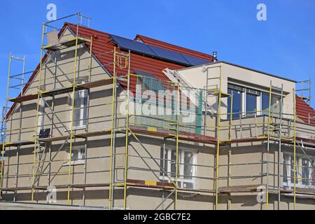 Neubau mit fertiger Grundputz Stockfoto