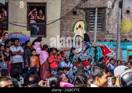 Dee Pyakhan Maskentanz während des Indra Jatra Festivals, auch bekannt als Yenya Festival, Religous Street Festival in Kathmandu, Nepal Stockfoto