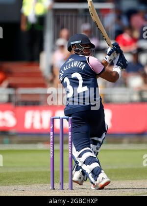 3. August 2021; Emirates Old Trafford, Manchester, Lancashire, England; Royal London Cup Cricket, Lancashire versus Middlesex; Thilan Walallawita of Middlesex Kredit: Aktion Plus Sports Images/Alamy Live News Stockfoto