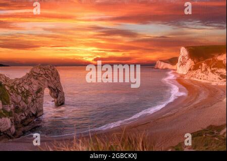 Durdle Door an der Jurasic-Küste von Dorset erhielt einen bemalten und strukturierten Look. Stockfoto