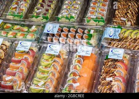 Miami Beach Florida, Publix Supermarkt im Inneren, Fertigprodukte Sushi Bar Rollen Display Verkauf, Stockfoto