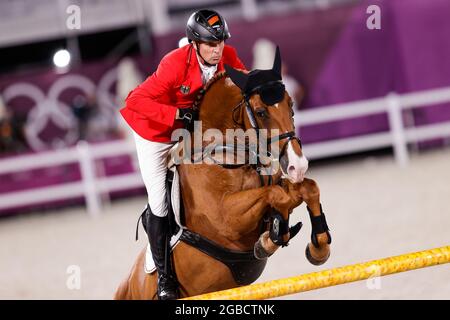 Tokio, Japan. August 2021. TOKIO, JAPAN - 3. AUGUST: Andre Thieme aus Deutschland tritt während der Olympischen Spiele 2020 in Tokio im Equestrian Park am 3. August 2021 im japanischen Tokio im Wettbewerb um Einzelqualifier an (Foto von Pim Waslander/Orange Picics) Credit: Orange Pics BV/Alamy Live News Stockfoto