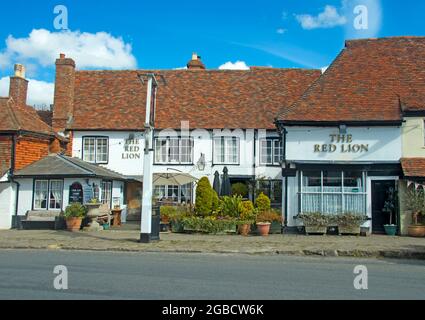 BIDDENDEN KENT Village Red Lion Pub Stockfoto