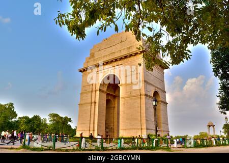 DELHI, INDIEN - 15. januar 2018: Indien Gate HDR Ansicht von rechts, schöner Ort in delhi, Indien Stockfoto