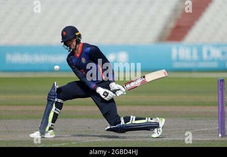 3. August 2021; Emirates Old Trafford, Manchester, Lancashire, England; Royal London Cup Cricket, Lancashire gegen Middlesex; Keaton Jennings aus Lancashire erzielte 42 Punkte, bevor er sich verletzte Stockfoto