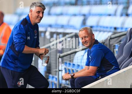 Neil Critchley Manager von Blackpool blickt am 8/3/2021 auf die Bank von Manchester City. (Foto von Mark Cosgrove/News Images/Sipa USA) Quelle: SIPA USA/Alamy Live News Stockfoto