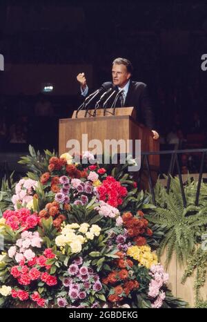 Der amerikanische Evangelist Billy Graham spricht im Madison Square Garden, New York City, New York, USA, Bernard Gotfryd, Juni 1969 Stockfoto