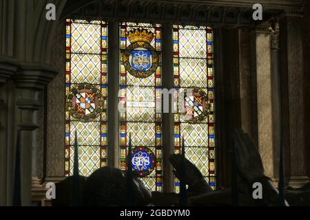 Krypta für Diana Spencer Prinzessin von Wales Kirche begraben in Krypta mit Vater Buntglas Ruhestätte Krone St Marys Great Brington Northamptonshire Stockfoto