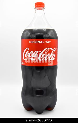 Die weltweit trinkendste Cola-Marke, 2.5-Liter-Plastikflasche Coca Cola verkauft in der Türkei, Istanbul März 09 2019 Stockfoto