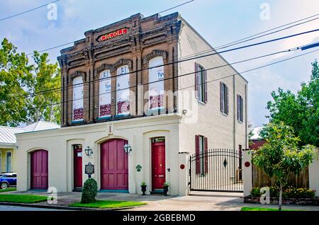 Das kreolische Feuerhaus #1 ist am 1. August 2021 in Mobile, Alabama, abgebildet. Das Feuerwehrhaus wurde 1869 erbaut und beherbergte die erste freiwillige Feuerwehr von Mobile. Stockfoto