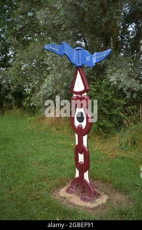 Wegmarkierung für das National Cycle Network. Stockfoto