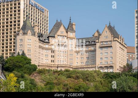 Edmonton, Alberta - 30. Juli 2021: Blick auf das Hotel Macdonald in edmonton. Stockfoto