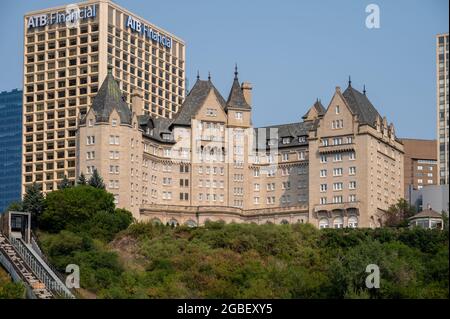 Edmonton, Alberta - 30. Juli 2021: Blick auf das Hotel Macdonald in edmonton. Stockfoto