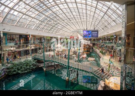 Edmonton, Alberta - 1. August 2021: In der West Edmonton Mall, die einst das größte Einkaufszentrum der Welt war. Stockfoto