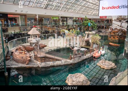 Edmonton, Alberta - 1. August 2021: In der West Edmonton Mall, die einst das größte Einkaufszentrum der Welt war. Stockfoto