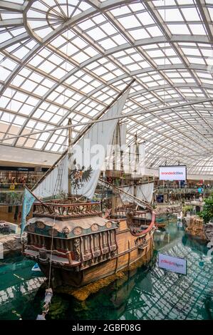 Edmonton, Alberta - 1. August 2021: In der West Edmonton Mall, die einst das größte Einkaufszentrum der Welt war. Stockfoto