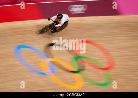 Tokio, Japan. August 2021. TOKIO, JAPAN - 4. AUGUST: Jair Tjon en Fa von Suriname im Sprint-Qualifying der Männer während der Olympischen Spiele in Tokio 2020 auf dem Izu Velodrome am 4. August 2021 in Tokio, Japan (Foto von Yannick Verhoeven/Orange Picics) Credit: Orange Pics BV/Alamy Live News Stockfoto