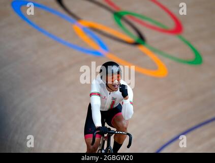 Suriname's Jair Tjon en Fa in der Männer-Sprint-Qualifikation (200 m) während des Track Cycling auf dem Izu Velodrome am zwölften Tag der Olympischen Spiele in Tokio 2020 in Japan. Bilddatum: Mittwoch, 4. August 2021. Stockfoto