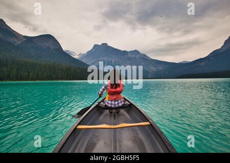Bootstouren in Emerald Lake Stockfoto