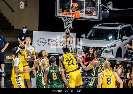 Edmonton, Kanada. August 2021. Kareem Archern (22) aus Edmonton Stingers wurde während des Spiels der Canadian Elite Basketball League 2021 zwischen Saskatchewan Rattlers und den Edmonton Stingers im Edmonton Expo Center in Aktion gesehen. (Endergebnis; Saskatchewan Rattlers 78:85 Edmonton Stingers) Credit: SOPA Images Limited/Alamy Live News Stockfoto