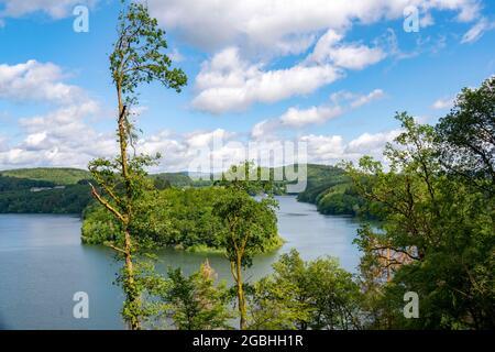 Deutschland, Attendorn, Biggesee, (auch Biggetalsperre) ist ein 8,76 km2 großer Stausee im Kreis Olpe in Nordrhein-Westfalen (Deutschland). Mit der al Stockfoto