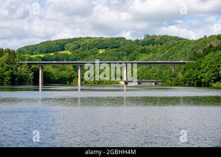 Deutschland, Attendorn, Biggesee, (auch Biggetalsperre) ist ein 8,76 km2 großer Stausee im Kreis Olpe in Nordrhein-Westfalen (Deutschland). Mit der al Stockfoto