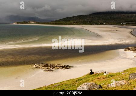 Blick über den Seilebost-Strand in Richtung Luskentire auf der Isle of Harris, Schottland, Großbritannien Stockfoto