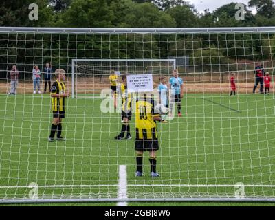 East Ayrshire, Schottland, Großbritannien. 31. Juli 2021: Ein Rauchverbot für ein Fußballtor. Stockfoto