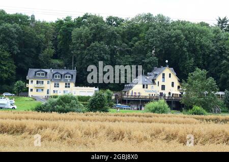 Restaurantgebäude auf dem Campingplatz an der Lahn bei Diez Stockfoto