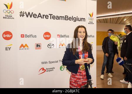Die belgische Turnerin Nina Derwael, aufgenommen bei der Ankunft der Athleten des belgischen Teams von den Olympischen Spielen 2020 in Tokio, Mittwoch, 04. August 2021, in Brus Stockfoto