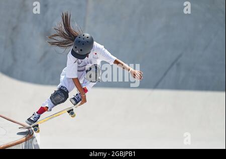 Tokio, Japan, 04/08/2021, 4. August 2021: Kokona Hiraki während des Park Skateboards der Frauen bei den Olympischen Spielen im Ariake Urban Park, Tokio, Japan. Kim Price/CSM Stockfoto