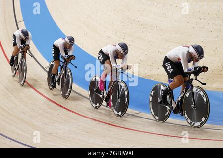 65 JASTRAB Megan / 66 VALENTE Jennifer / 230 DYGERT Chloe / 233 WHITE Emma (USA) während der Olympischen Spiele Tokio 2020, Radrennbahn Frauen-Team-Verfolgungsfinale um Bronze am 3. August 2021 auf dem Izu Velodrome in Izu, Japan - Foto Kishimoto / DPPI Stockfoto
