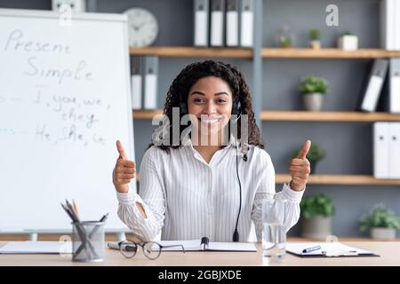 Online-Lehrer, Fernlernsprache, Videoanruf, Aufzeichnung vlog, covid-19 Stockfoto