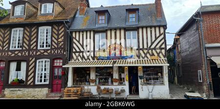 Historische Häuser in Beuvron-en-Auge, Frankreich Stockfoto