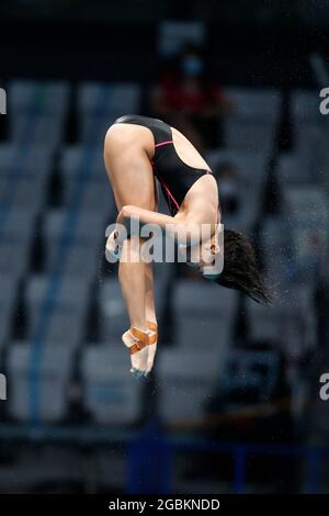 Tokio, Japan. August 2021. JUN HOONG CHEONG (MAS) tritt während der Olympischen Spiele 2020 in Tokio im Tokyo Aquatics Center in der 10-m-Plattform für Frauen an. (Bild: © Rodrigo Reyes Marin/ZUMA Press Wire) Stockfoto