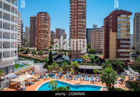 Benidorm, Spanien, 09. Juni 2021: Blick auf Wolkenkratzer, Benidorm, Spanien Stockfoto