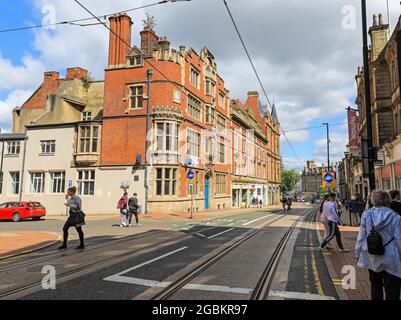 Straßenbahnlinien in Church Street, Sheffield, South Yorkshire, England, Großbritannien Stockfoto