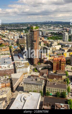 Modernes Hohes Apartmentgebäude In Der Innenstadt Von Vancouver British Columbia, Kanada, Stadtbild, Aerial Canadian City Stockfoto