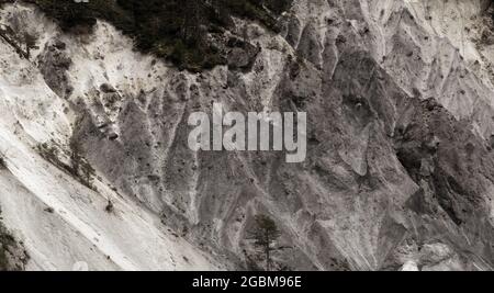 Erosionsmuster in der Grisonischen Rheinschlucht in der Schweiz Stockfoto