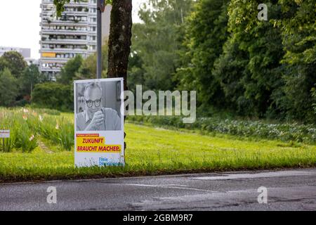 Thomas Sattelberger, FDP-Kandidat für den Wahlkreis München-Süd, auf einem Wahlplakat zur Bundestagswahl 2021 mit dem Slogan - Future nee Stockfoto