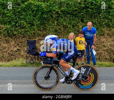 Louverne, Frankreich - 30. Juni 2021: Der französische Radfahrer Julian Alaphilippe vom Team Deceuninck-Quick Step fährt während der Etappe 5 (Einzelzeitfahren) Stockfoto