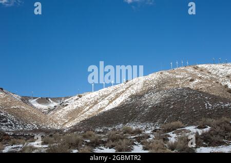 Windturbinen in den Hügeln bei Tehachapi, Kalifornien Stockfoto