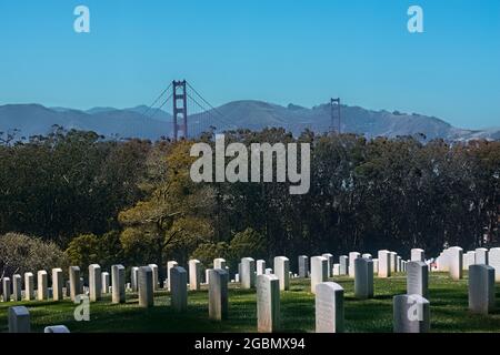 San Francisco National Cemetery und Golden Gate Bridge, San Francisco, California, USA Stockfoto