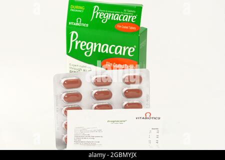 Pregnacare Film beschichtete Tabletten mit einem Gleichgewicht von Vitaminen und Mineralstoffen während der Schwangerschaft für gesunde Mutter und Kind, Nahrungsergänzungsmittel benötigt Stockfoto