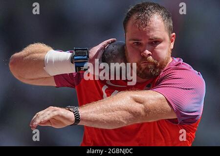 Tokio, Japan. August 2021. Leichtathletik: Olympische Spiele, Kugelschießen, Männer, Finale im Olympiastadion. Payton Otterdahl aus den USA im Einsatz. Quelle: Michael Kappeler/dpa/Alamy Live News Stockfoto