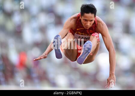 Tokio, Japan. Kredit: MATSUO. August 2021. FANG Yaoqing (CHN) Leichtathletik : Dreisprung-Finale der Männer während der Olympischen Spiele 2020 in Tokio im Nationalstadion in Tokio, Japan. Kredit: MATSUO .K/AFLO SPORT/Alamy Live Nachrichten Stockfoto