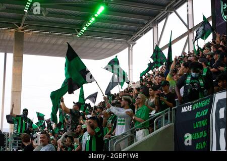 04. August 2021: FC Austin-Fans in Aktion während des MLS-Spiels gegen den Houston Dynamo im Q2 Stadium. Austin, Texas. Mario Cantu/CSM Stockfoto