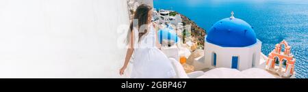 Reise Griechenland Urlaub Panorama Flitterwochen Luxus Kreuzfahrt Europa mittelmeer Ziel Frau Tourist von Santorini Insel. Elegante, glückliche Dame Stockfoto